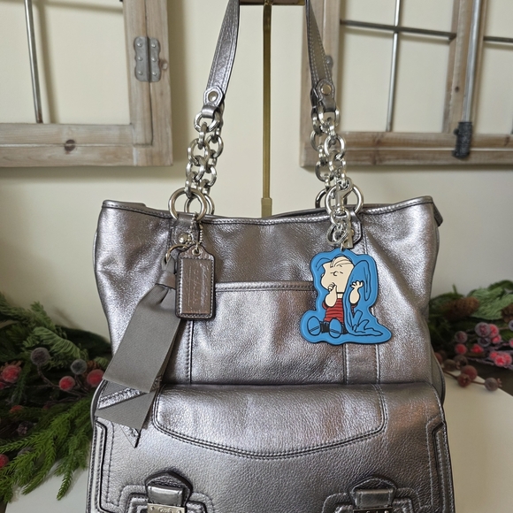 Coach Poppy Y2k Pushlock North South Tote- Metallic Silver  & Coach Linus Charm - Picture 2 of 16